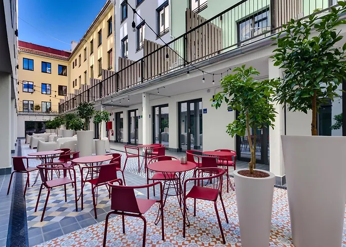 Livensa Living Studios Valencia Viveros